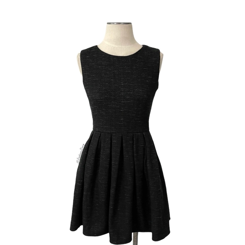 Aritzia- Talula Black Gray Waldorf Pleated Dress 4